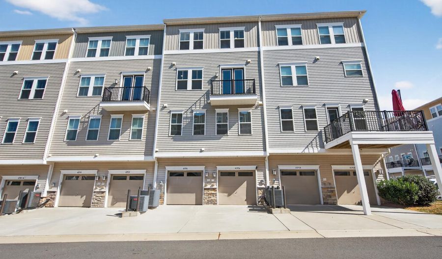 41956 PICKWICK MILL Ter, Aldie, VA 20105 - 3 Beds, 3 Bath