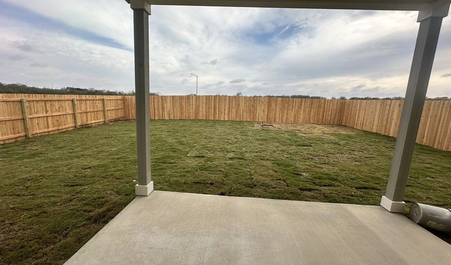 190 Peeps Ct, Adkins, TX 78101 - 5 Beds, 0 Bath
