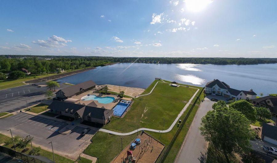 7901 S Shoreline Blvd, Benton, AR 72019 - 4 Beds, 3 Bath