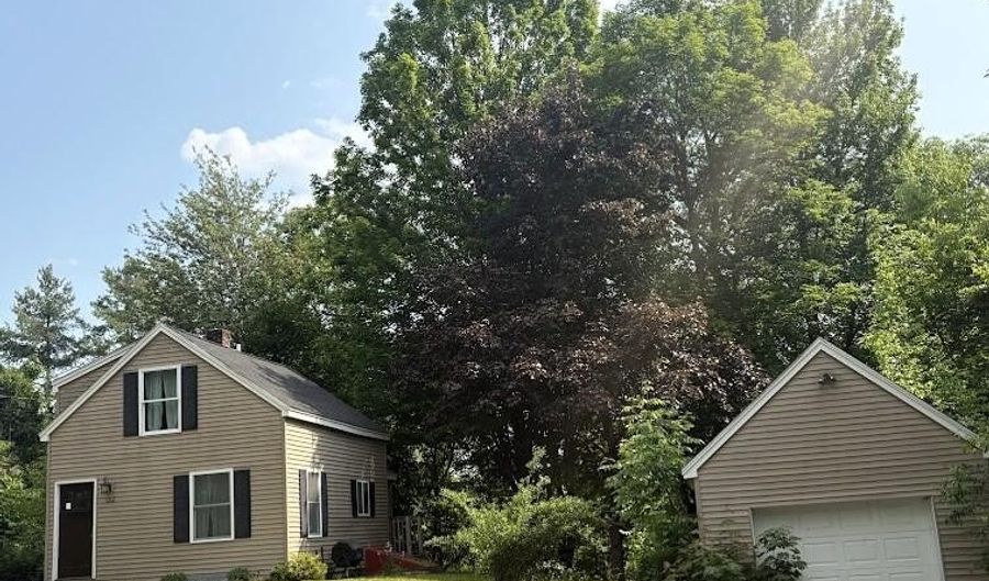 152 Bradman St, Auburn, ME 04210 - 2 Beds, 1 Bath