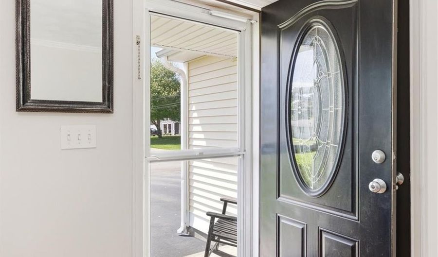 127 Sun Valley Dr, Cumberland, RI 02864 - 3 Beds, 2 Bath