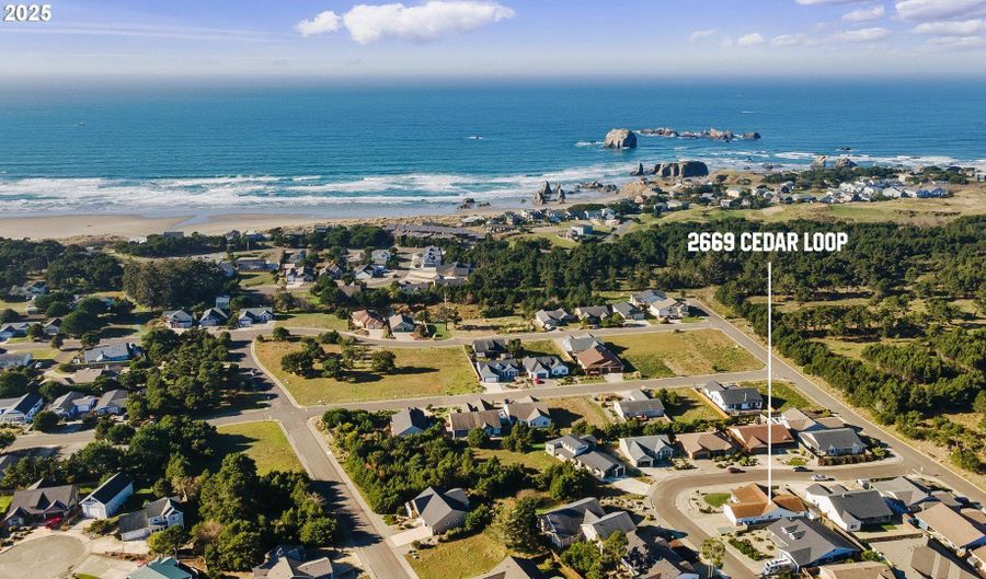 2669 CEDAR LOOP Dr, Bandon, OR 97411 - 3 Beds, 2 Bath