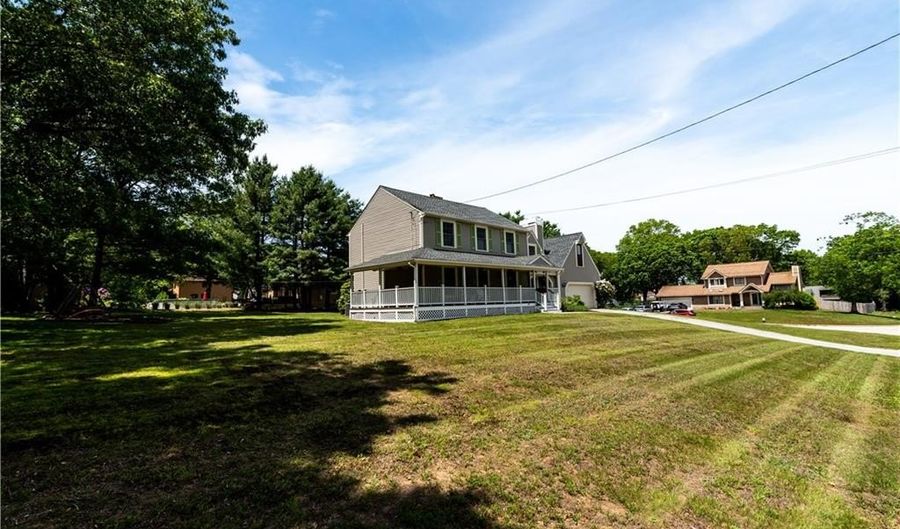 15 Caraway Dr, Johnston, RI 02919 - 3 Beds, 3 Bath