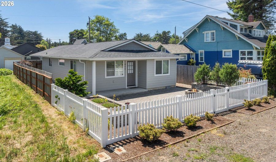 860 1ST St SE, Bandon, OR 97411 - 2 Beds, 2 Bath