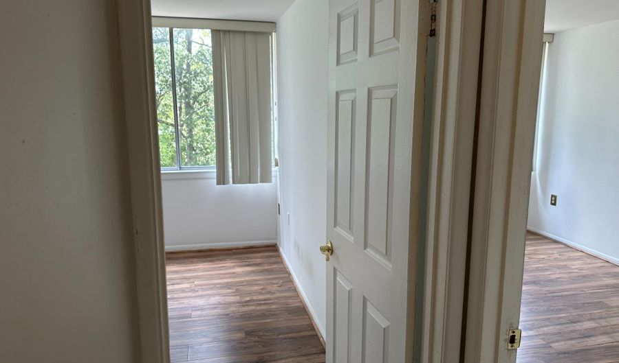 1806 METZEROTT Rd 505, Adelphi, MD 20783 - 2 Beds, 1 Bath