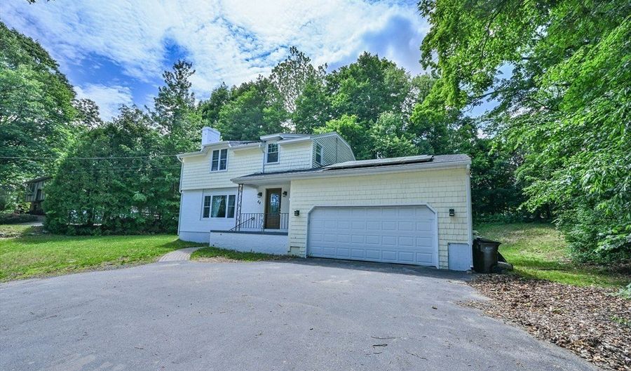 48 Central St, Auburn, MA 01501 - 3 Beds, 2 Bath