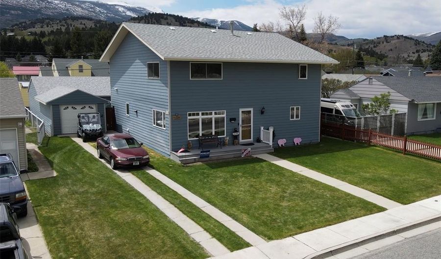 1605 Ogden St, Anaconda, MT 59711 - 5 Beds, 4 Bath