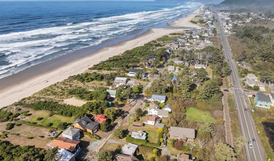 1062 S BREAKER Ave, Rockaway Beach, OR 97136 - 3 Beds, 3 Bath