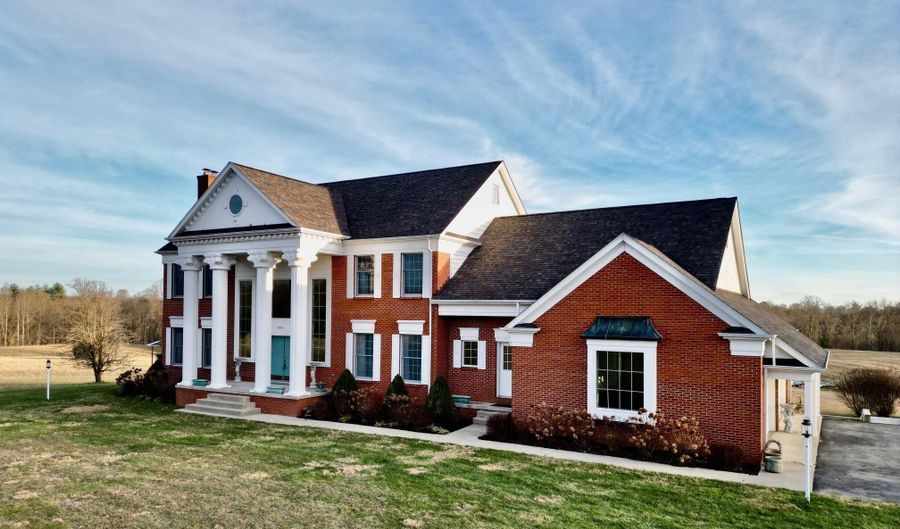 1235- A Long Branch Rd, Beattyville, KY 41311 - 4 Beds, 6 Bath