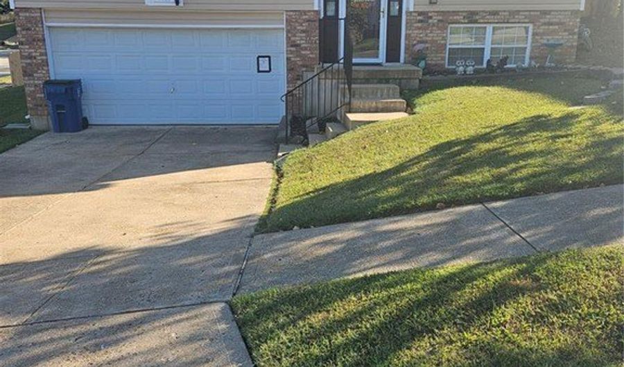 1322 Rockwood Forest Dr, Arnold, MO 63010 - 4 Beds, 3 Bath