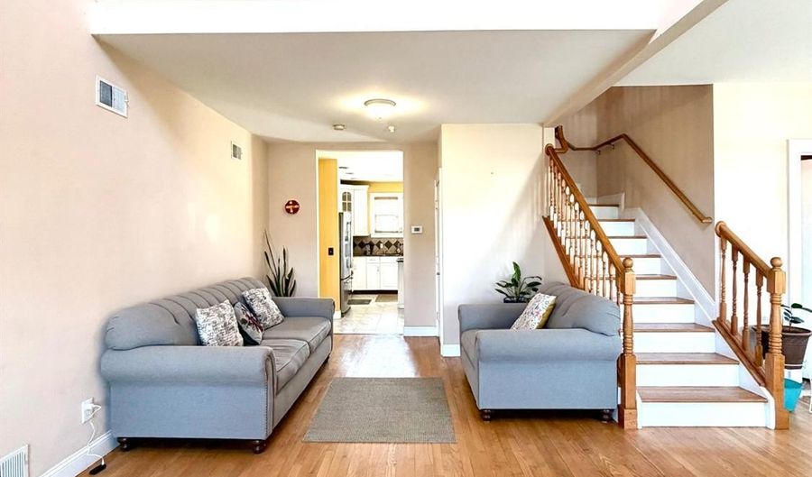 33 Livingston Ave, Avenel, NJ 07001 - 5 Beds, 4 Bath