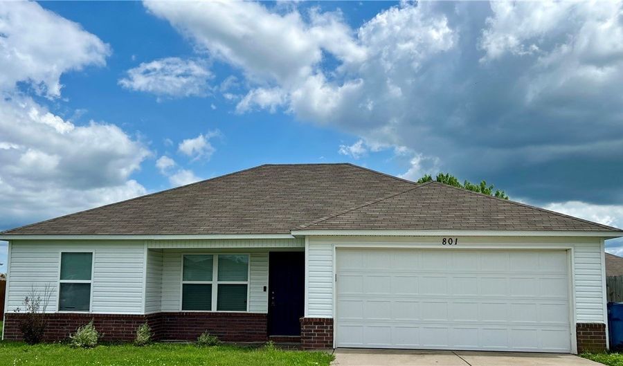 801 NW 68th Ave, Bentonville, AR 72713 - 3 Beds, 2 Bath