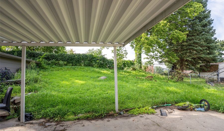 3327 Kinsey Ave, Des Moines, IA 50317 - 3 Beds, 1 Bath