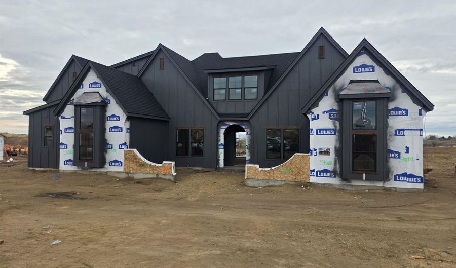 27463 Iron Horse Dr, Caldwell, ID 83607 - 4 Beds, 4 Bath
