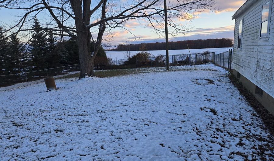 1531 S Raisin Center Hwy, Adrian, MI 49221 - 2 Beds, 1 Bath