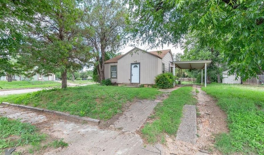 1626 Chestnut St, Abilene, TX 79602 - 2 Beds, 1 Bath
