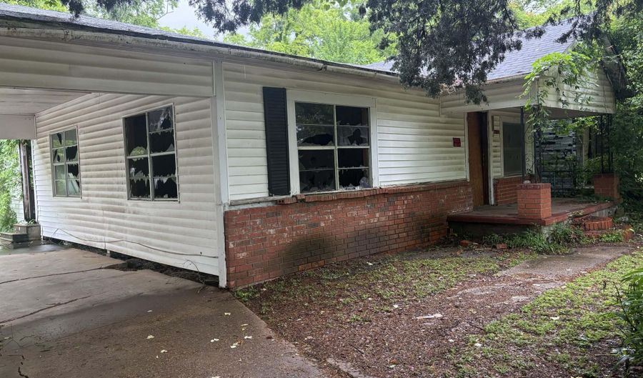 613 Woodard St, Alexandria, LA 71302 - 7 Beds, 4 Bath