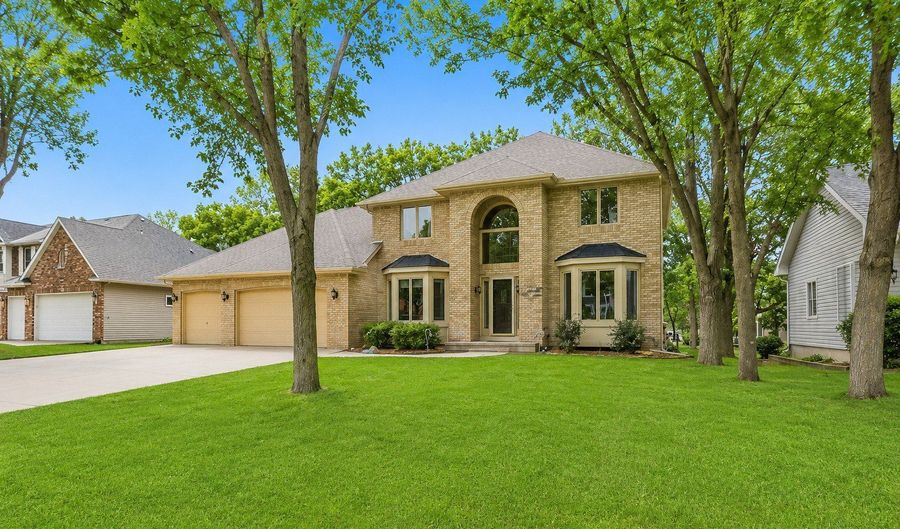 14994 Crane St NW, Andover, MN 55304 - 3 Beds, 3 Bath