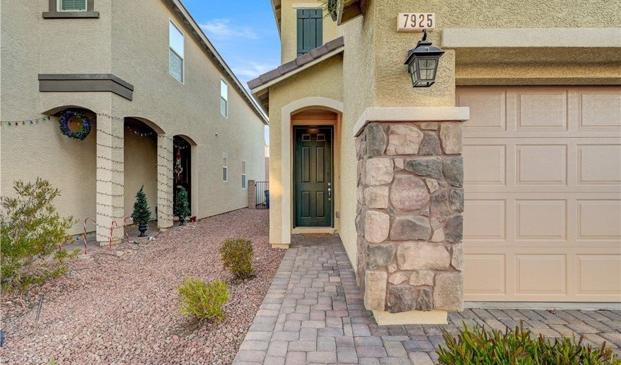 7925 Forspence Ct, Las Vegas, NV 89166 - 3 Beds, 3 Bath