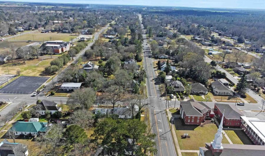 309 S Main St, Atmore, AL 36502 - 3 Beds, 2 Bath