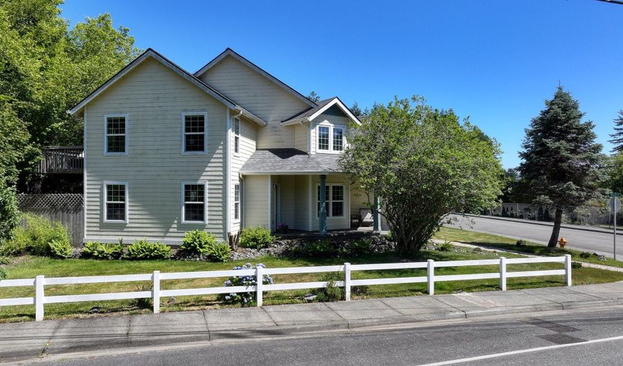 7001 WELCH Ct, Brookings, OR 97415 - 4 Beds, 3 Bath