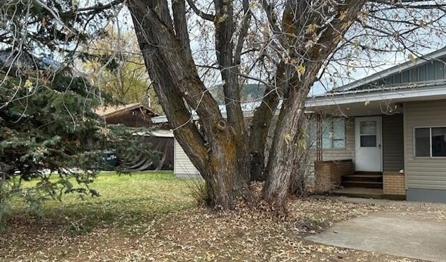 168 E 2ND Ave, Afton, WY 83110 - 2 Beds, 2 Bath