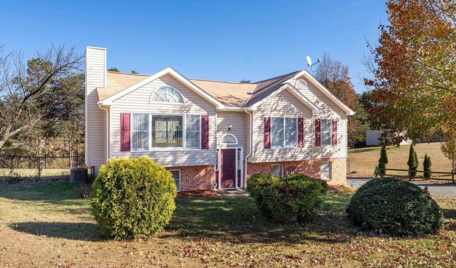 715 PREDDY CREEK Rd, Barboursville, VA 22923 - 3 Beds, 3 Bath