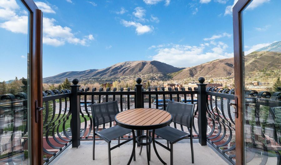 415 E Dean St Unit 46 Week 34, Aspen, CO 81611 - 3 Beds, 3 Bath