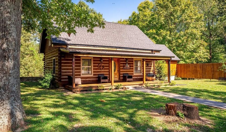 2588 Cemetery Rd, Auburn, KY 42206 - 3 Beds, 3 Bath