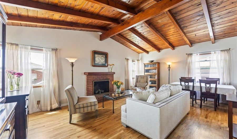 659 6th St, Hermosa Beach, CA 90254 - 3 Beds, 1 Bath