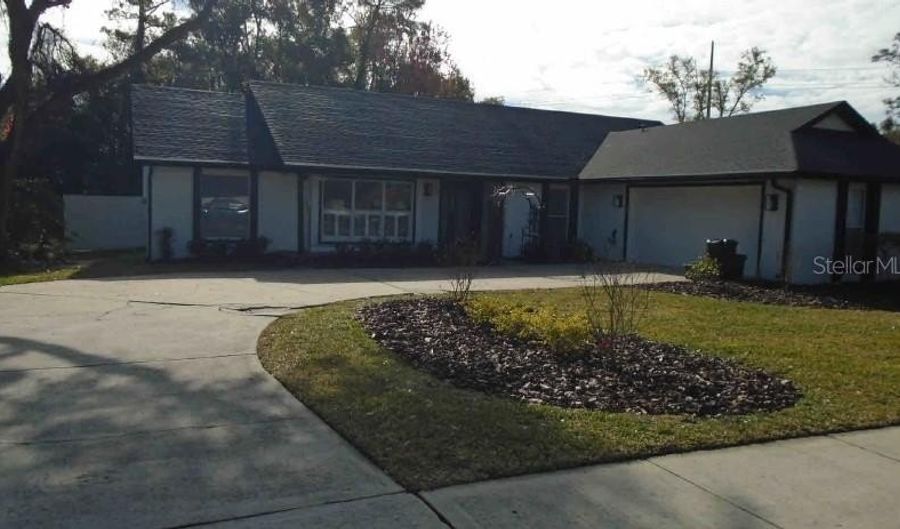 305 S CHASE Ct, Altamonte Springs, FL 32714 - 4 Beds, 3 Bath