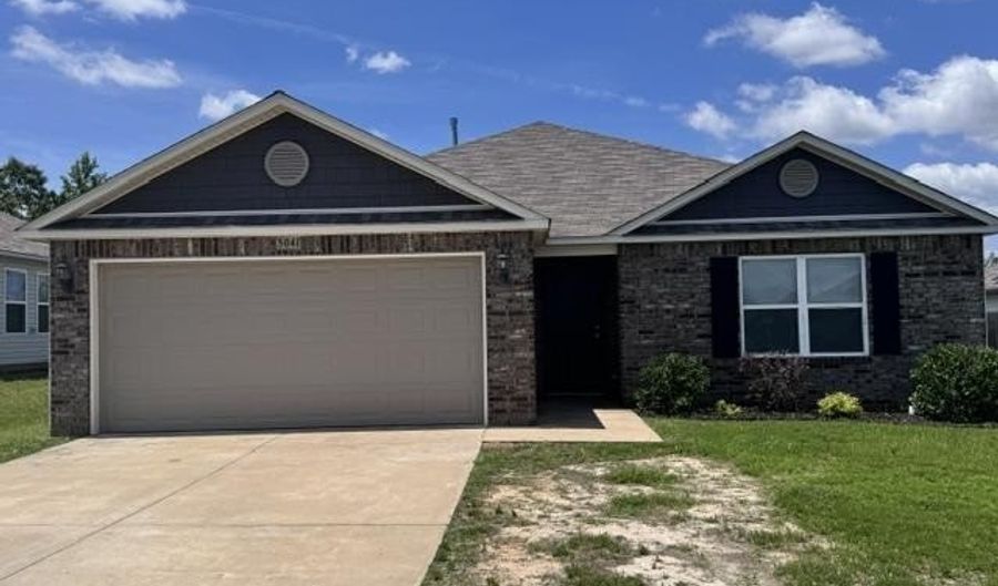 5041 Red Fox Trl, Bauxite, AR 72011 - 3 Beds, 2 Bath