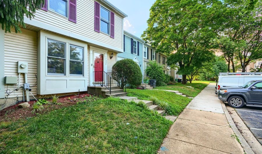 11223 WESTPORT Dr, Bowie, MD 20720 - 3 Beds, 4 Bath