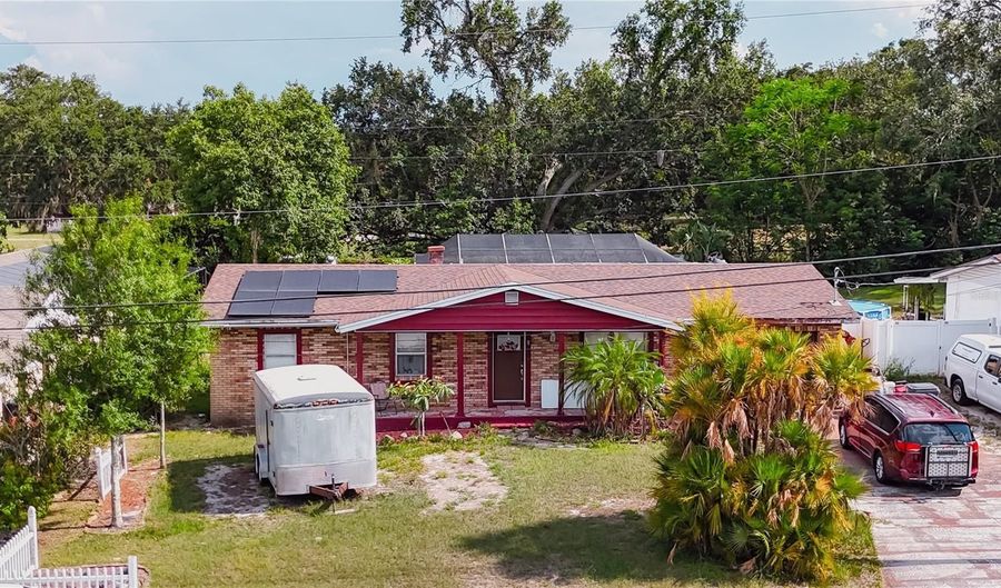 2213 W PILAKLAKAHA Ave, Auburndale, FL 33823 - 4 Beds, 3 Bath