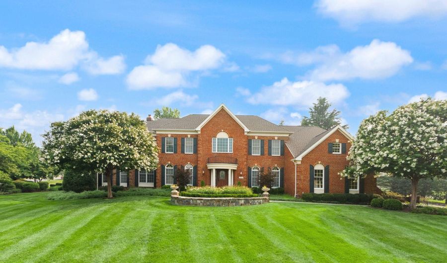 19879 MELLON Cir, Ashburn, VA 20147 - 5 Beds, 6 Bath