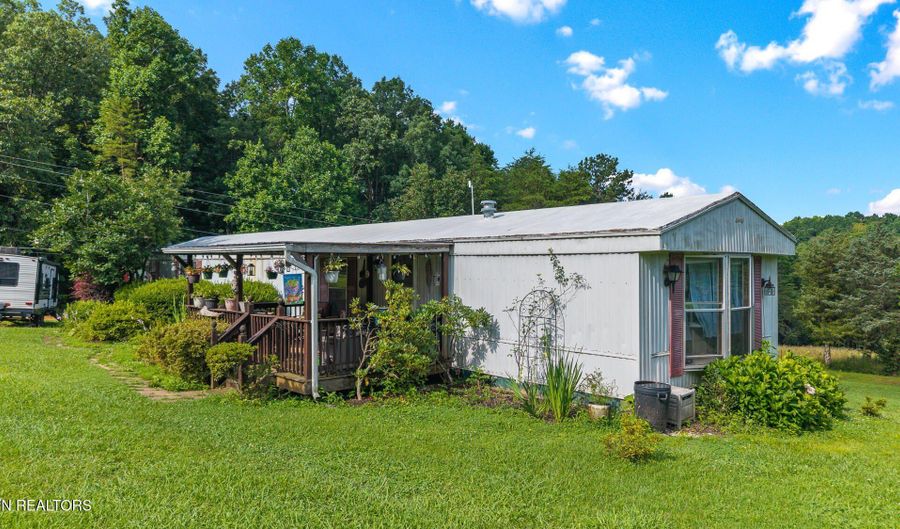 205 County Road 652, Athens, TN 37303 - 2 Beds, 2 Bath