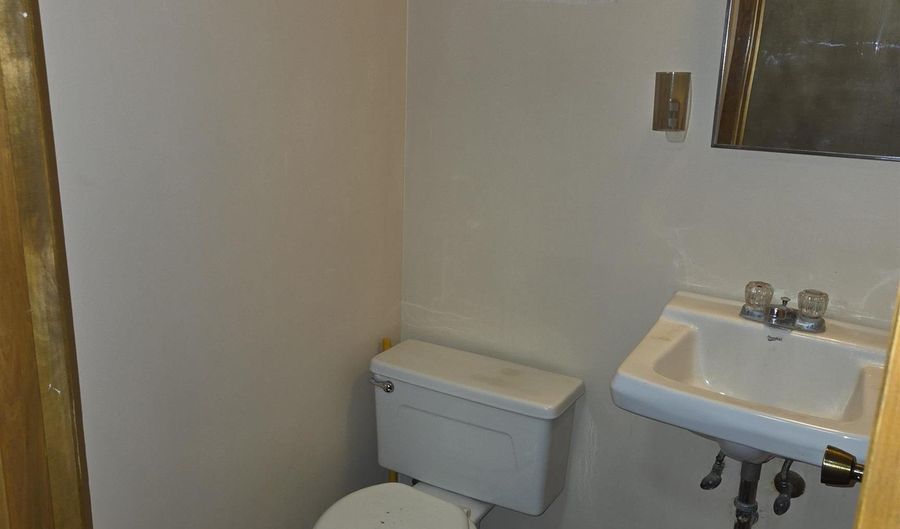111 N Hall St, Algona, IA 50511 - 0 Beds, 0 Bath