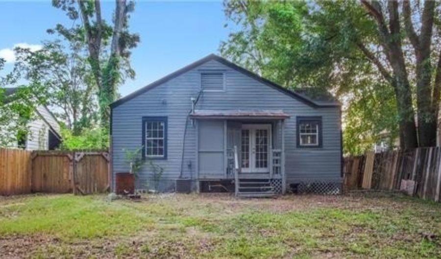 1703 YALE St, Alexandria, LA 71301 - 2 Beds, 1 Bath