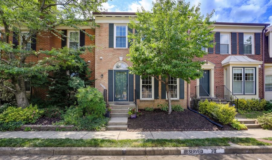 6152 WELLINGTON COMMONS Dr, Alexandria, VA 22310 - 3 Beds, 4 Bath