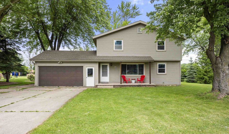 W5646 VANS Road, Appleton, WI 54915 - 5 Beds, 2 Bath