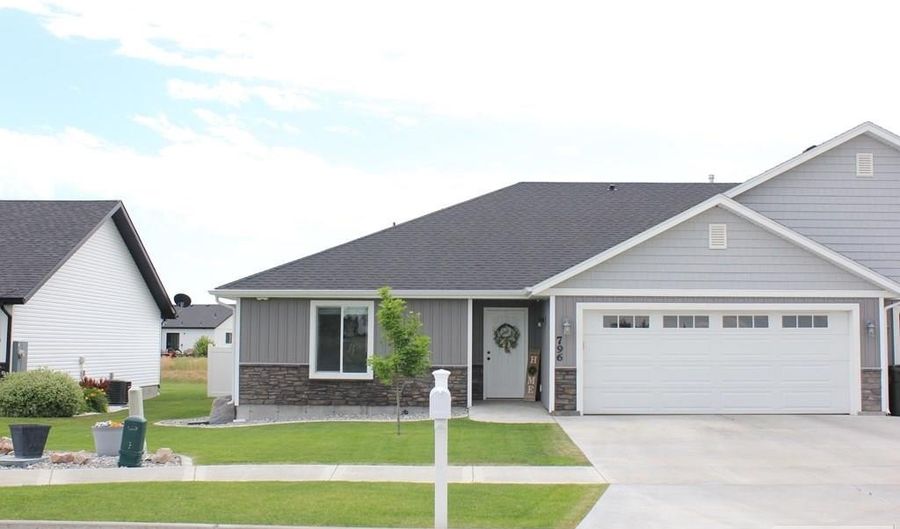 796 S Von Elm Dr, Blackfoot, ID 83221 - 3 Beds, 2 Bath