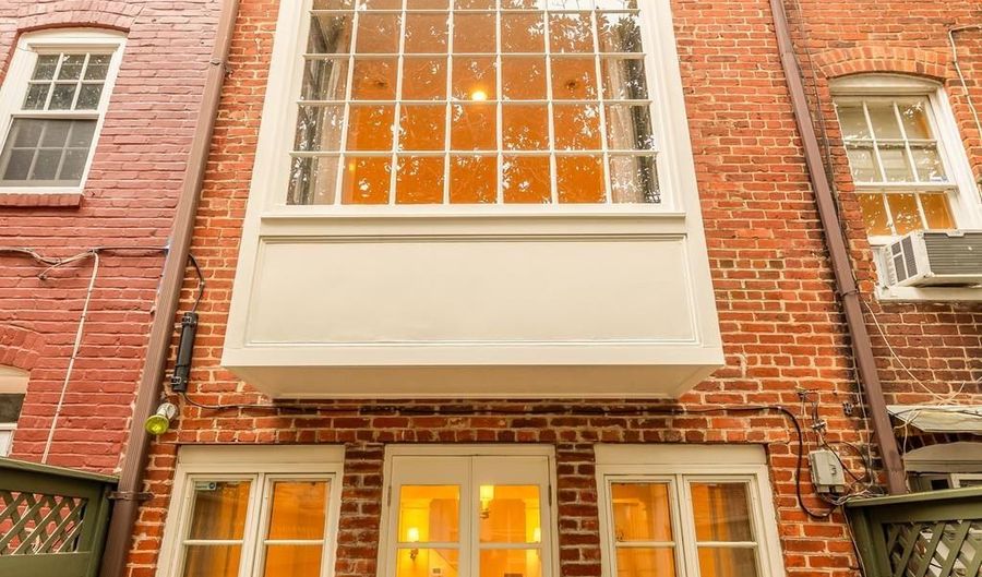 1542 34TH St NW, Washington, DC 20007 - 2 Beds, 2 Bath