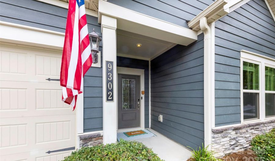 9302 Dufaux Dr, Charlotte, NC 28278 - 3 Beds, 2 Bath