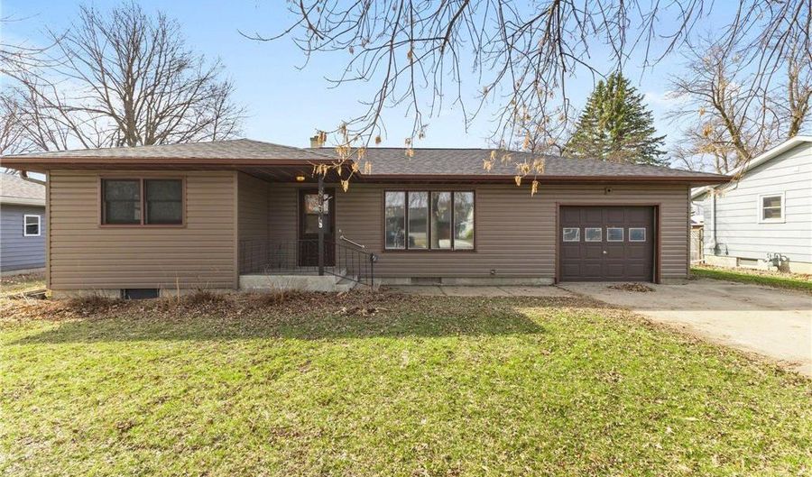 816 W Chandler St, Arlington, MN 55307 - 2 Beds, 2 Bath