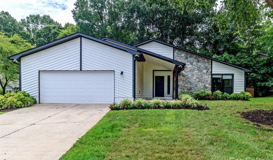 4020 Bon Rea Dr, Charlotte, NC 28226 - 3 Beds, 2 Bath