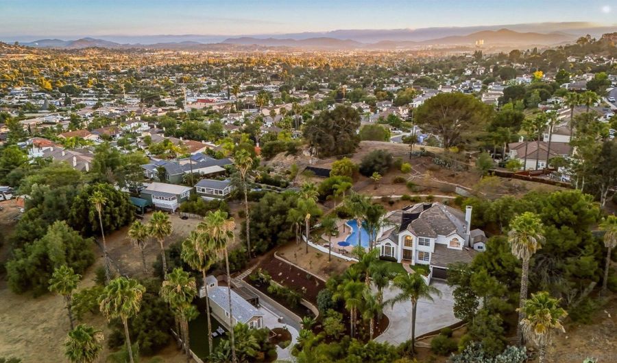 2110 Campo Pl, Escondido, CA 92027 - 5 Beds, 3 Bath