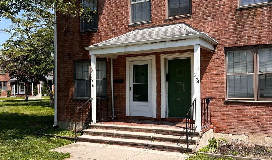 254 Texas Ave 254, Bridgeport, CT 06610 - 2 Beds, 1 Bath