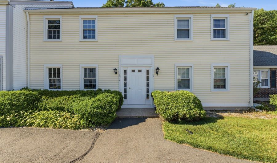 472 Dowd Ave 472, Canton, CT 06019 - 2 Beds, 2 Bath