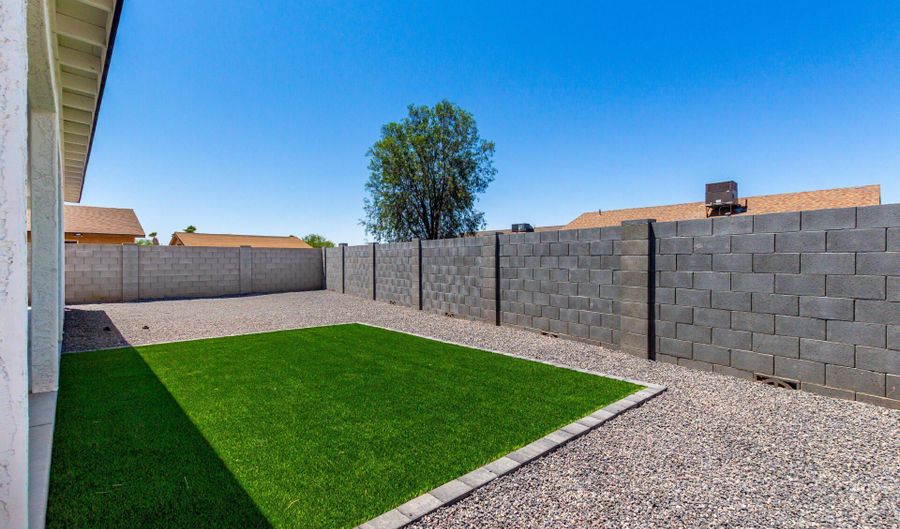 9382 W RAVEN Dr, Arizona City, AZ 85123 - 3 Beds, 2 Bath