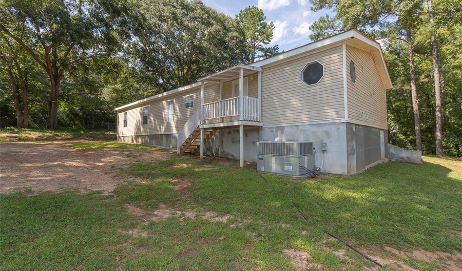 1111 Kay Dr, Anderson, SC 29624 - 3 Beds, 2 Bath